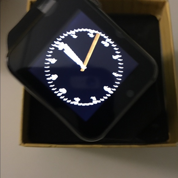 Brand New smartwatch look same like Apple watch - Picture 8 of 8